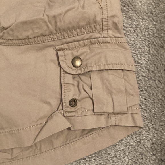 Old Navy Khaki Shorts - Picture 3 of 7